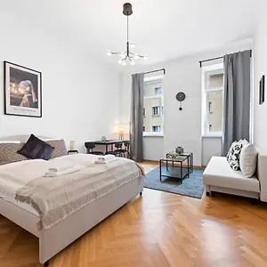 Cozy In 16th District Vienne